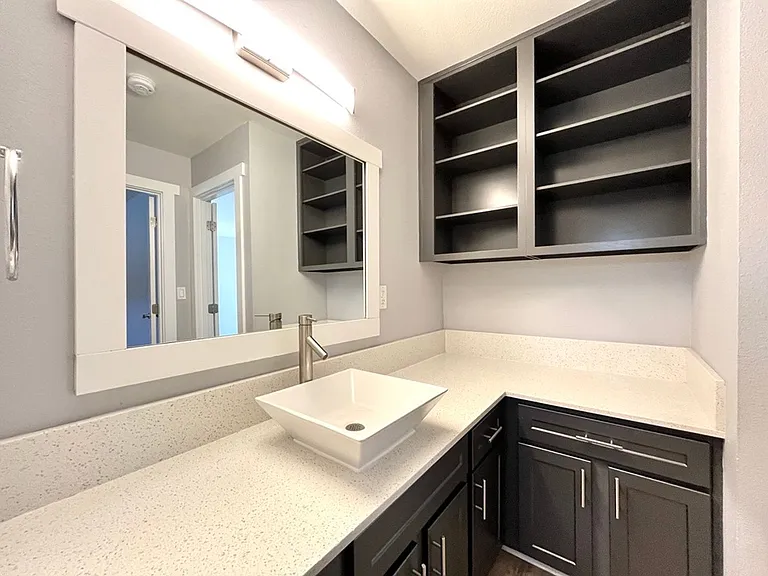 J3 Apartments — Photo 23