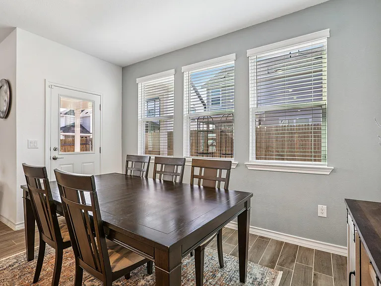 2903 Bronx Dr — Photo 10