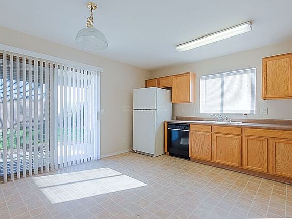 3rd image of 10932 E Clovis Ave