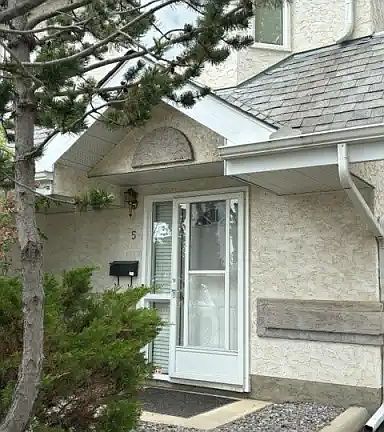 2nd image of 50 Liberton Dr #5