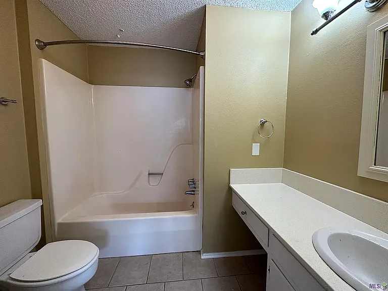 2245 King Arthur Blvd #24 — Photo 8