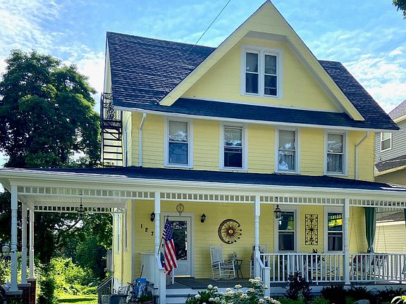 4th image of 127 Harvard Ave