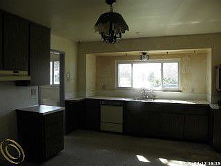 3rd image of 738 Sheryl Dr