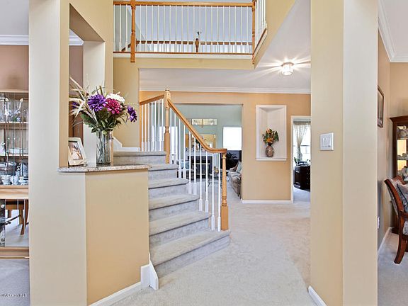 4th image of 2403 Forest Cir
