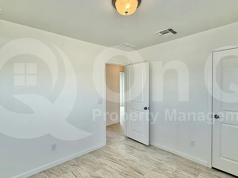 1081 W Palo Verde Ave — Photo 14