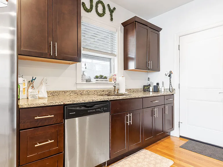 142 Boston St #3 — Photo 8