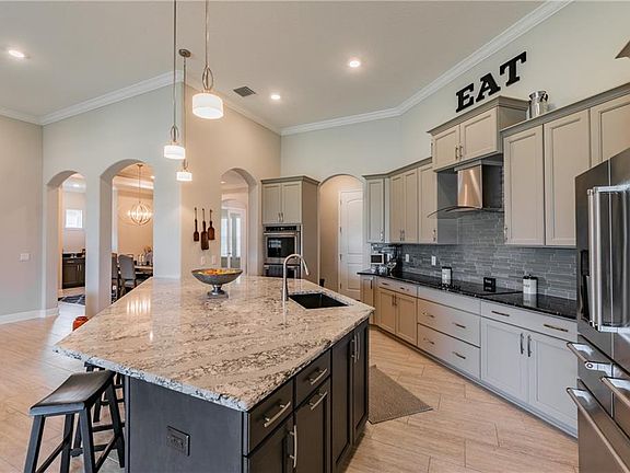 5th image of 32520 Silvercreek Way
