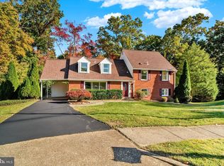 9511 Saint Charles Pl, Fairfax, VA 22032