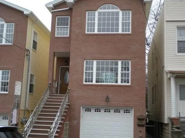 11 Manhattan Ave Floor 2, Jersey City, NJ 07307