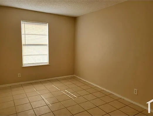 2 bed, 750 sqft, $975 — Photo 3