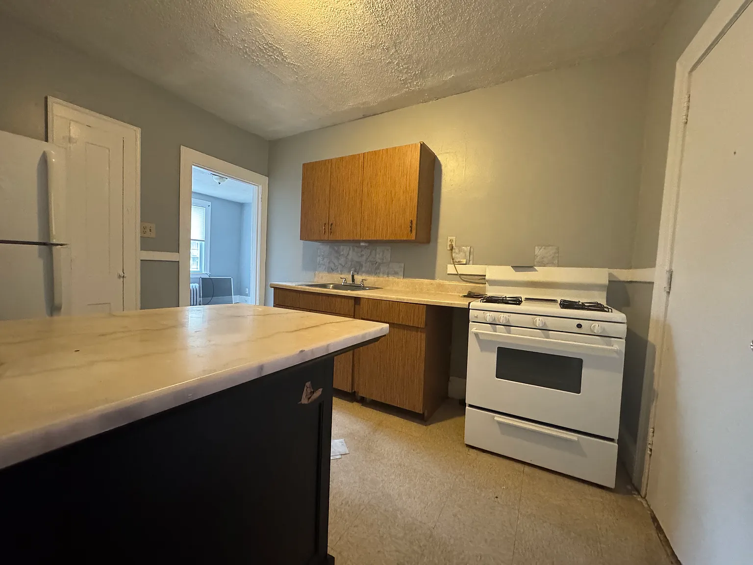 1 bed, 800 sqft, $1,045 — Photo 3