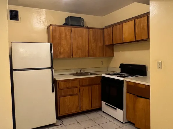 89-15 Parsons Boulevard image 5 of 13