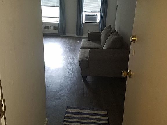 3rd image of 6244 Oakland Ave APT 312