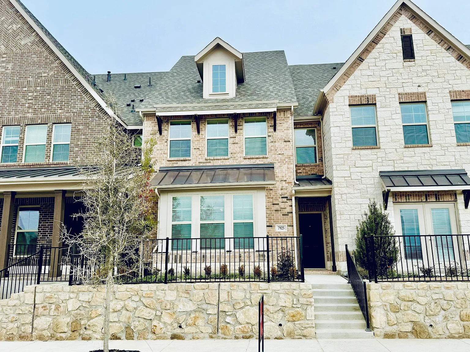 4 bed, 3.5 bath, 2192 sqft, $3,200 — Photo 1
