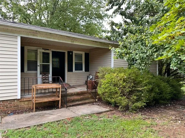 717 Old Stagecoach Rd, Easley, SC 29642