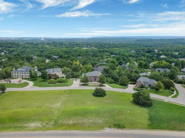 1603 Wyndham Heights Dr, Manhattan, KS 66503