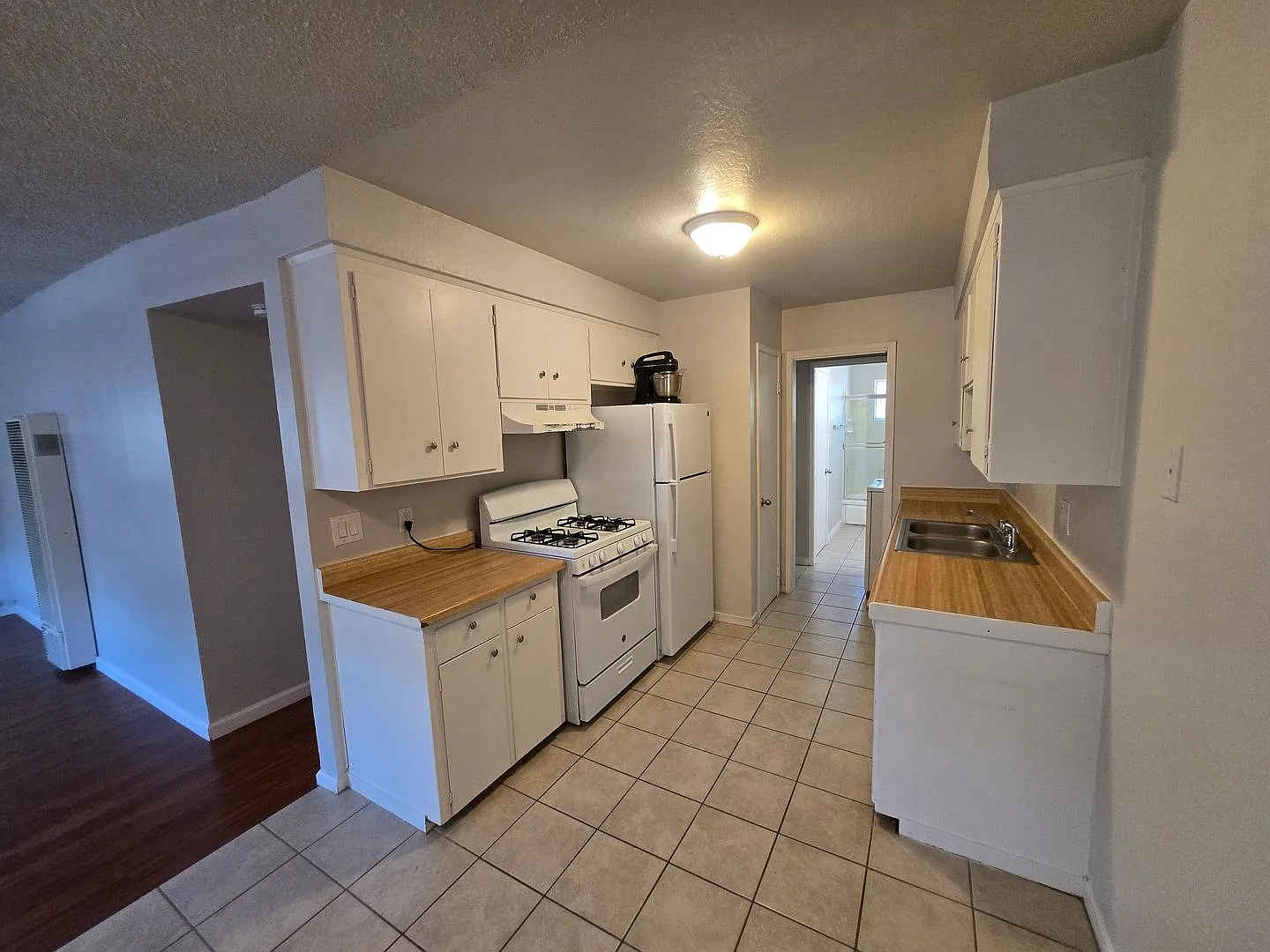 7905 Leona Way — Photo 3