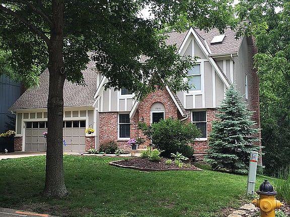 2nd image of 15606 Maple St