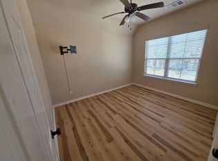 1216 Realoaks Dr, Fort Worth, TX 76131
