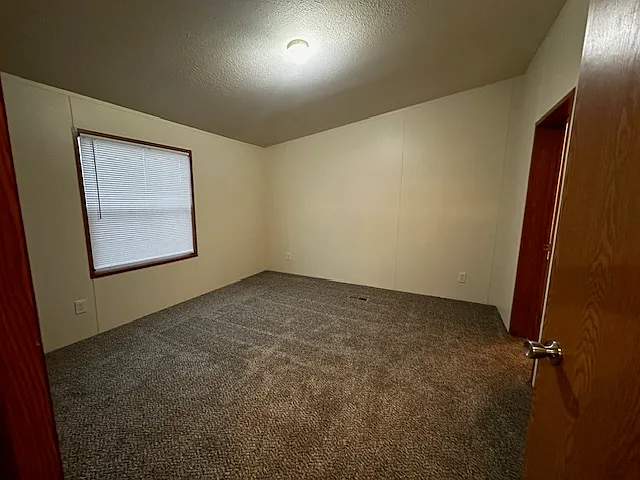 7194 N Hemlock Ln — Photo 3