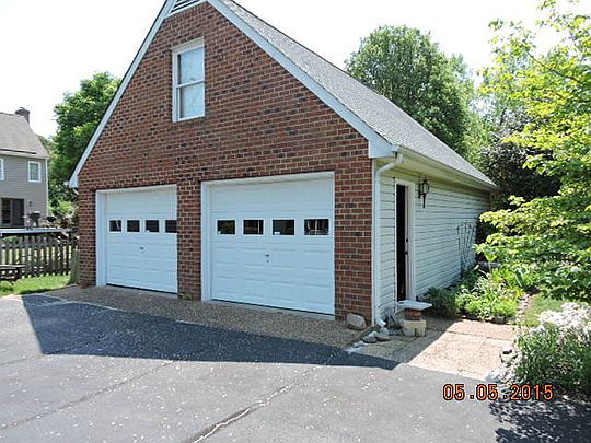 3rd image of 9164 Graff Ct