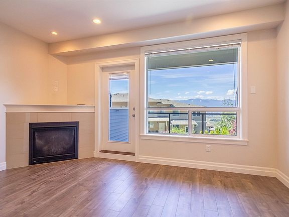 2nd image of 6026 Lindeman St #86