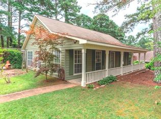 102 Northgate Dr, Starkville, MS 39759
