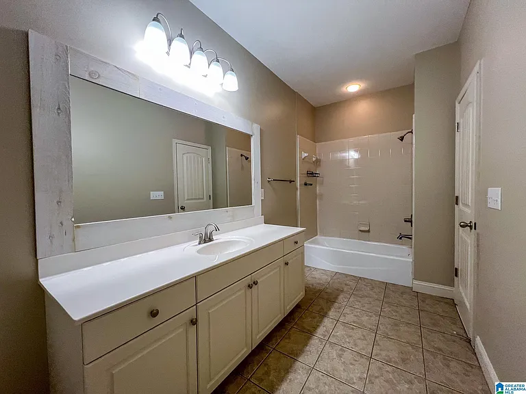 1117 Monaghan Dr — Photo 29