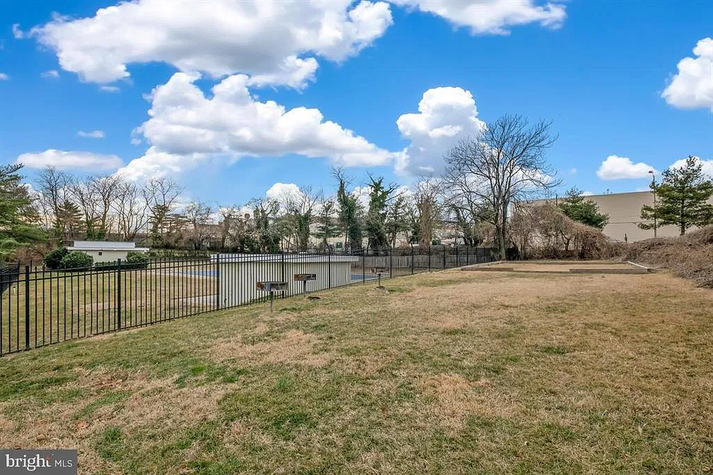 2 bed, 984 sqft, $1,795 — Photo 2