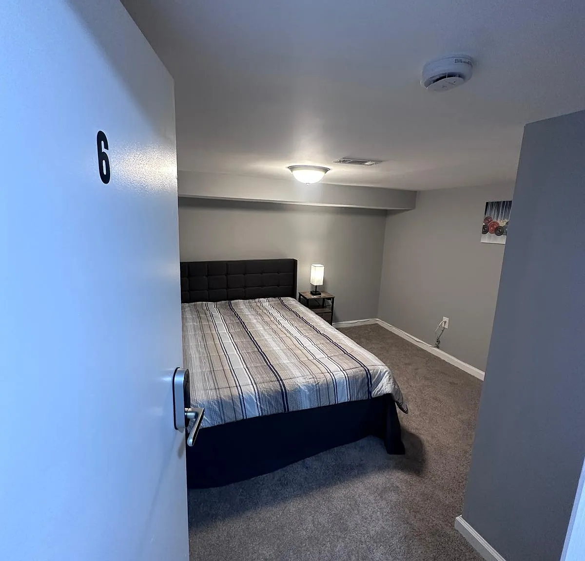 4 bed, 3.0 bath, 1320 sqft, $841 — Photo 2