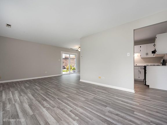 3rd image of 16212 Apple Ln APT 1