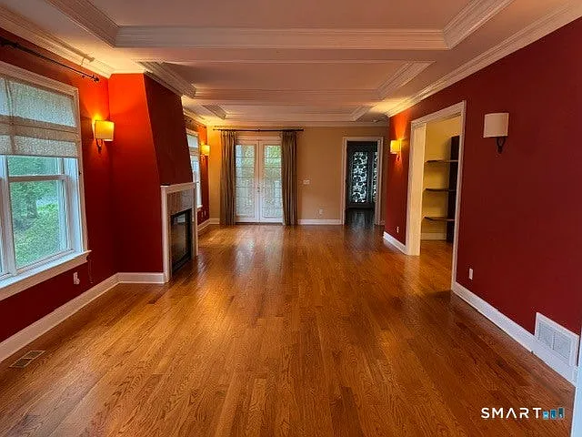 5 bed, 4.5 bath, 5810 sqft, $12,500 — Photo 3