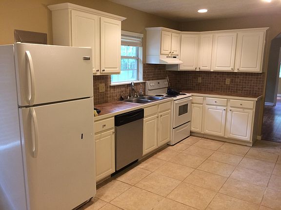 4th image of 718 Downs Ln
