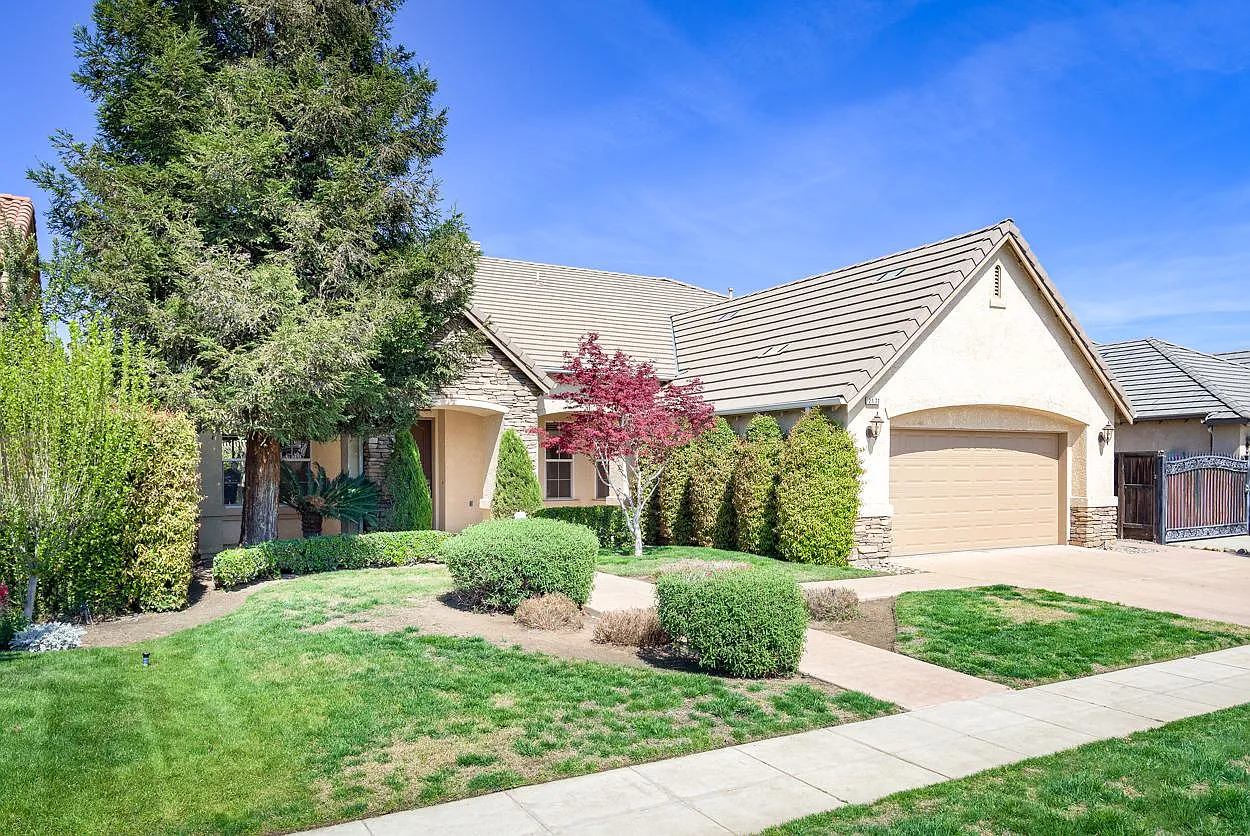 2171 Serena Ave — Photo 2