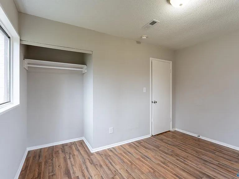 112 Wilkenson Dr NE — Photo 16