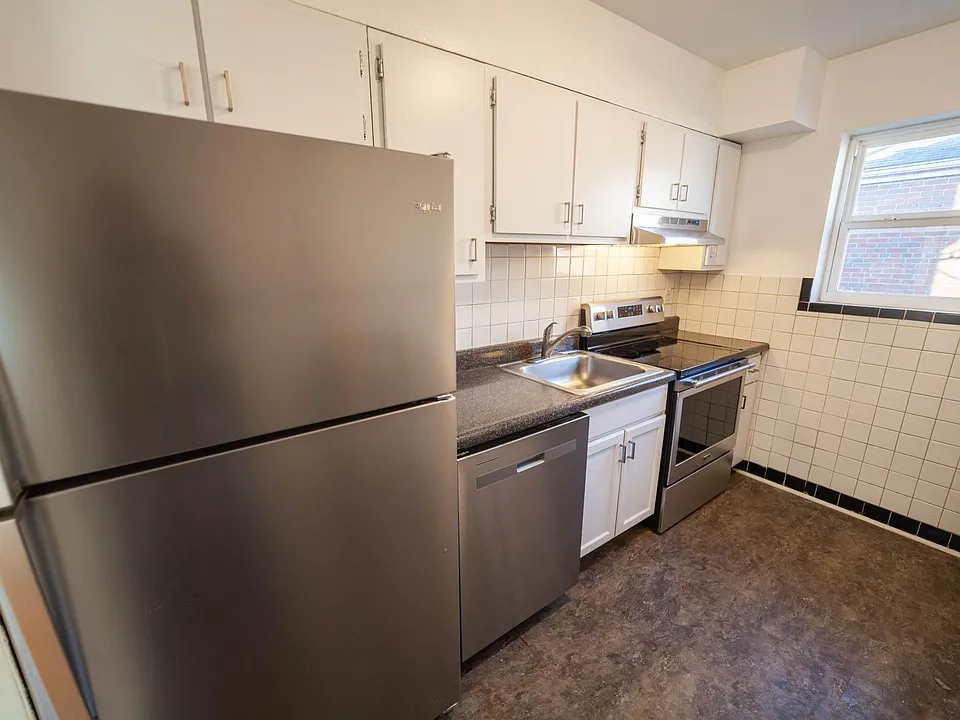 7270 Dartmouth Ave