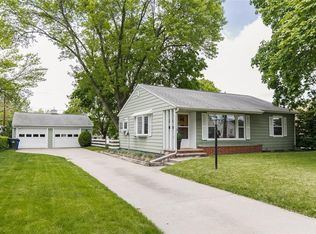 2200 Haven Ct SW, Cedar Rapids, IA 52404