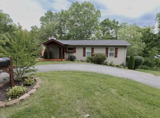 138 Circle Point Dr, New Tazewell, TN 37825