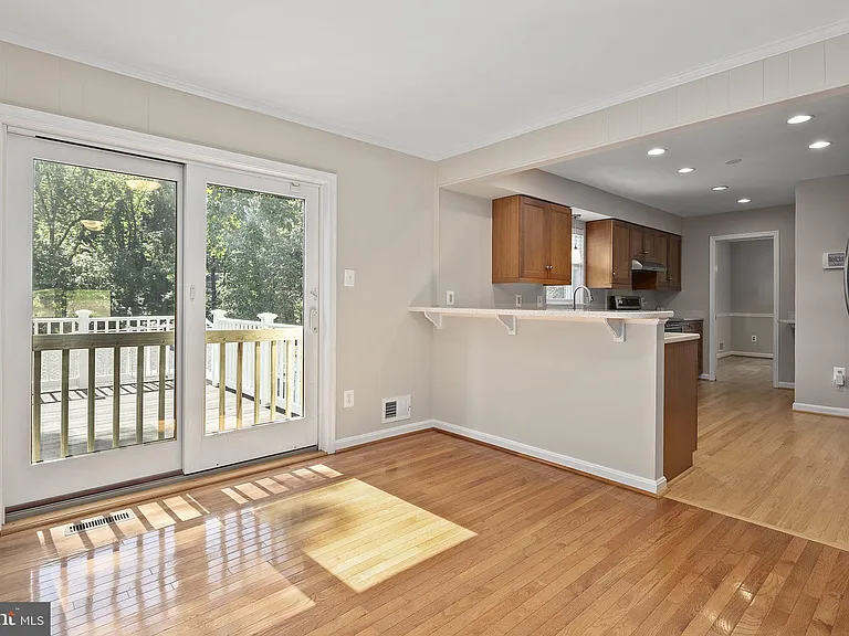 2542 N Wakefield St — Photo 18