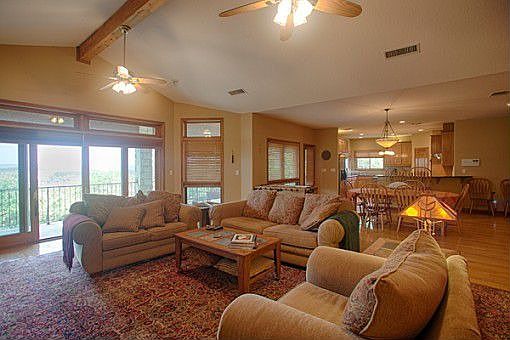 5th image of 201 Madrone Canyon Dr