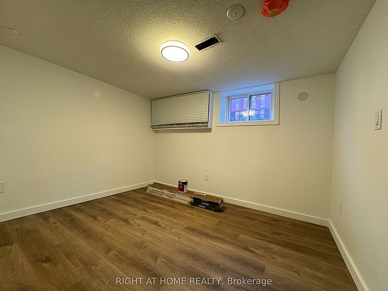 Kitchener House for rent - 1 Bedroom — photo 11