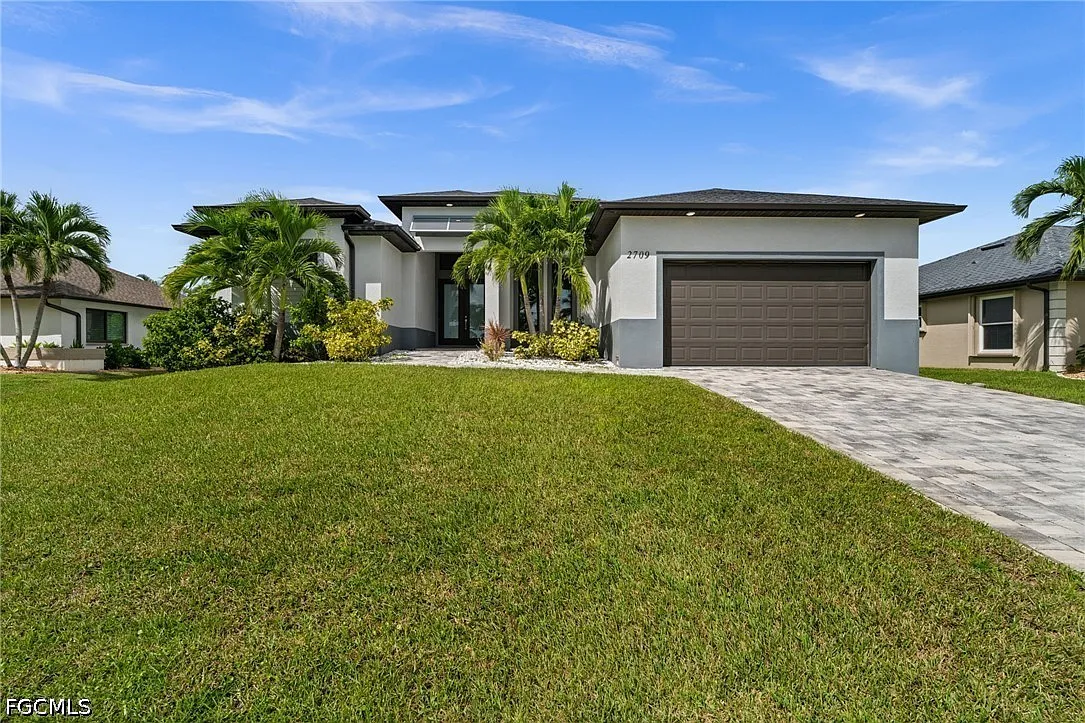 3 bed, 2.0 bath, 2130 sqft, $4,000 — Photo 1