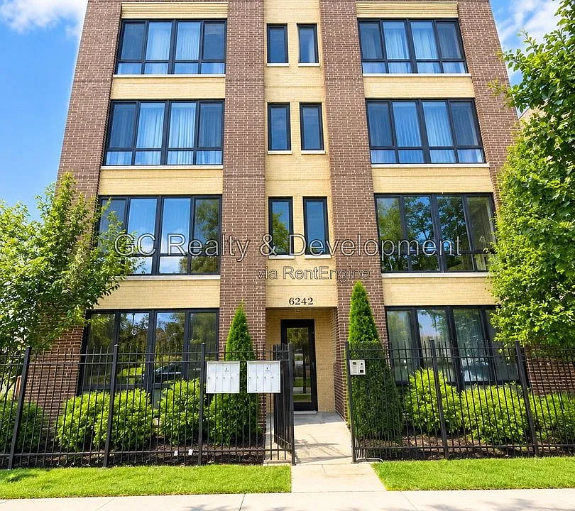 6242 S Greenwood Ave #2S