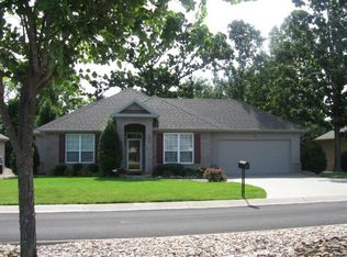 40 Highland Pkwy, Bella Vista, AR 72715