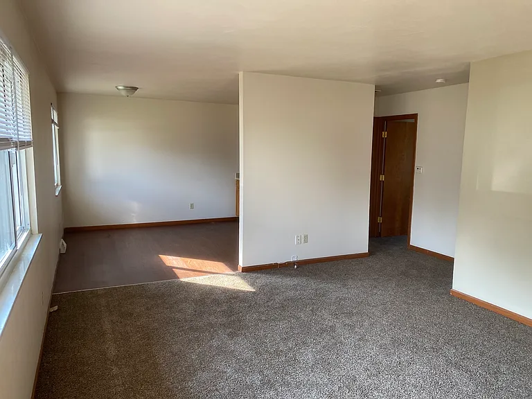 914 Findlay St — Photo 5