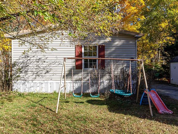 2nd image of 222 Redwood Road
