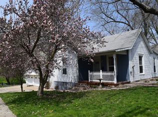 203 W Madison Ave, Charleston, IL 61920