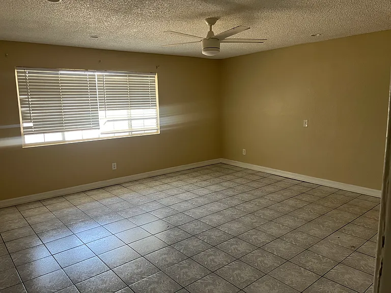 1848 W Home Ave — Photo 5