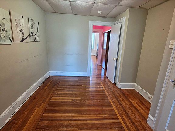 5th image of 6024 70th Ave