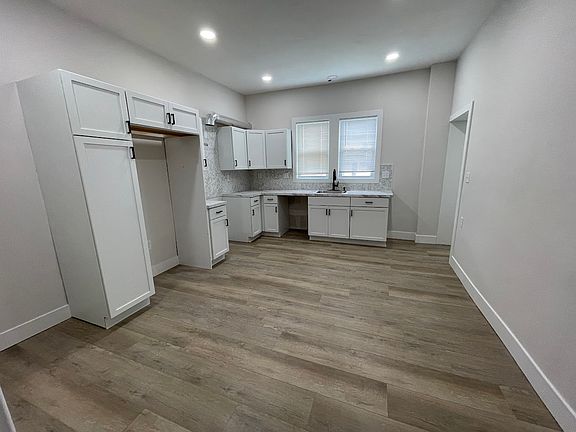 4th image of 171 Davis St #1